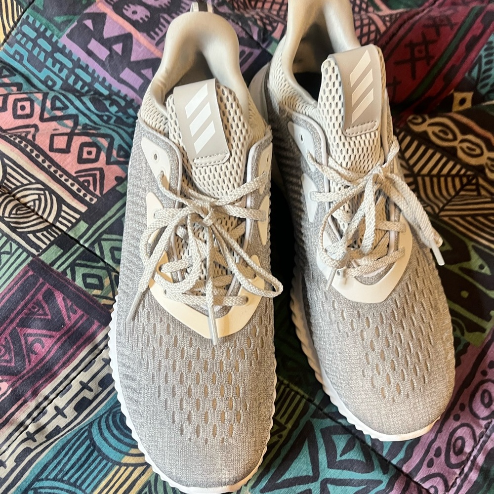 Adidas alphabounce worn once size 8.5